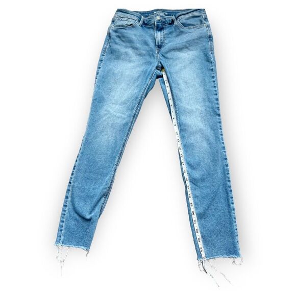 Old Navy Rockstar Super Skinny Light Blue Distressed Hem Denim Jeans. 8. - Picture 5 of 7